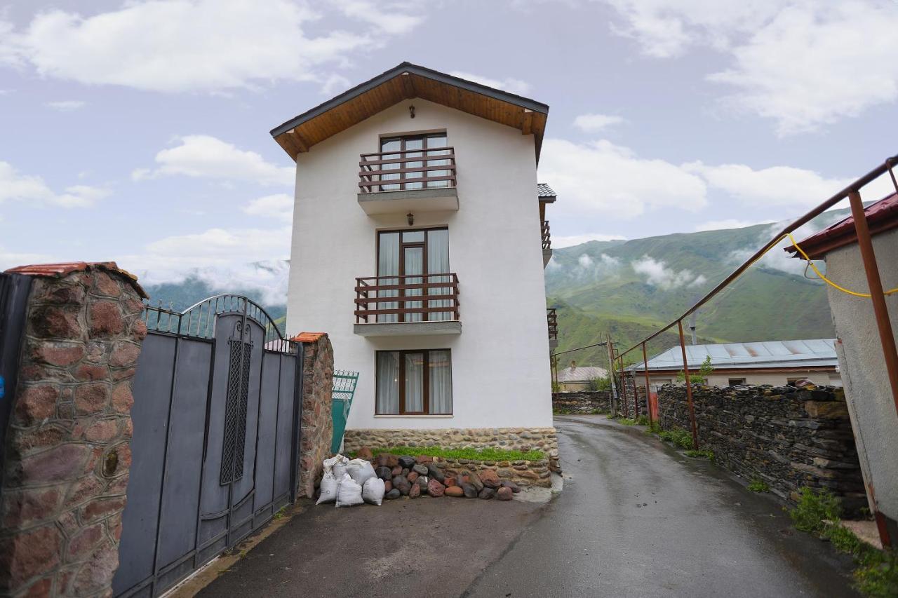 Sno Inn Kazbegi Екстер'єр фото